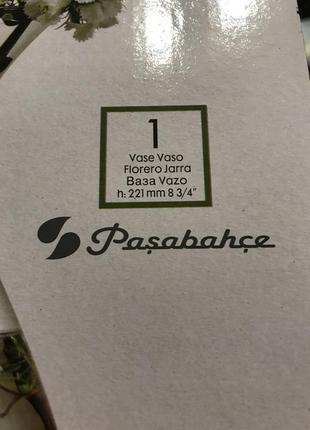 Чудова інтер'єрна ваза зручної форми4 фото