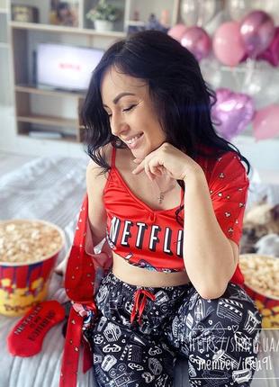 Шелковая пижама 2 шт. и халат с принтом netflix