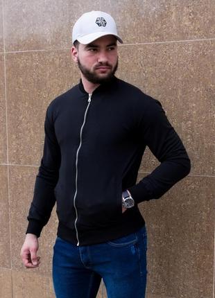 Чёрная кофта-бомбер мужская с карманами на металлической молнии1 фото