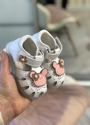 Босоніжки з підсвіткою