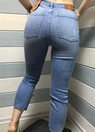 Стильные джинсы на пуговках2 фото