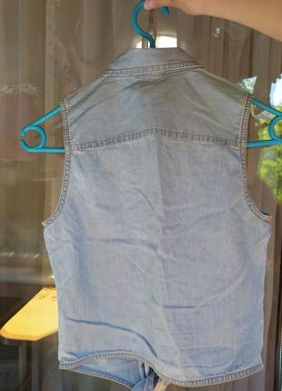 Джинсовая рубашка безрукавка2 фото