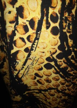 Стрейчевое платье со змеиным принтом с декольте just cavalli3 фото