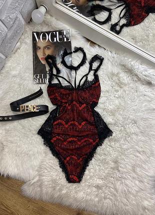 Мереживне боді з чокером