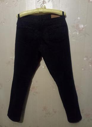 Узкие черные джинсы, чуть укорочены, размер 28/38/м , отлично тянутся4 фото