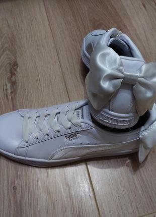 Білі шкіряні кросівки з бантами puma 403 фото