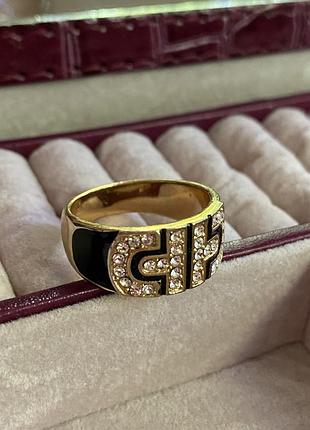 Стильне кільце з емаллю і камінчиками