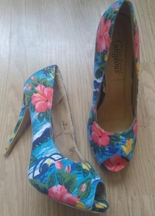 Босоніжки текстильні з квітковим принтом