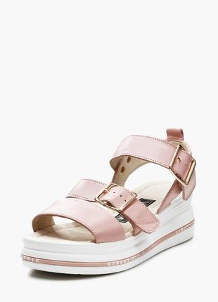 Стильні рожеві босоніжки з пряжками товста висока підошва без каблука натуральна шкіра