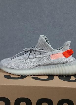 Круті жіночі кросівки adidas yeezy boost 350 сірі з кораловим7 фото