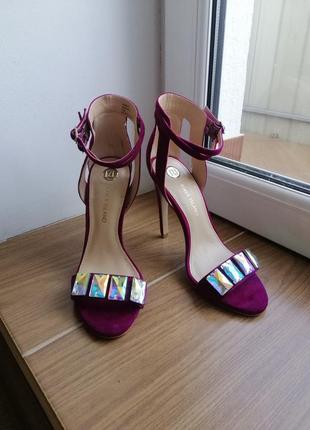 Босоніжки river island