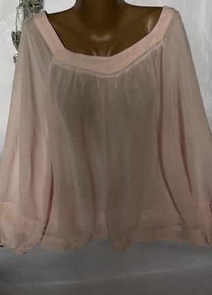 Ніжна повітряна блуза