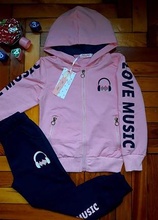 Стильний, класний спортивний костюм, дівчинка. Угорщина.