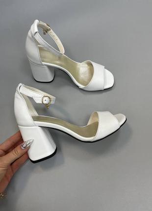 Ексклюзивні босоніжки білі натуральна італійська шкіра весільні