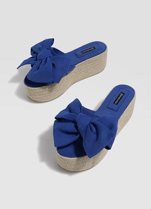 Шльопки на платформі stradivarius