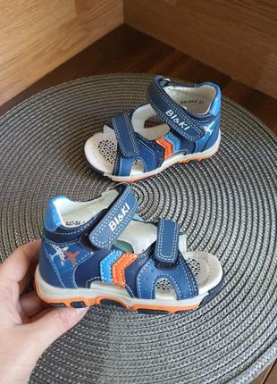 Кожаные босоножки