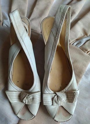 Шкіряні туфлі