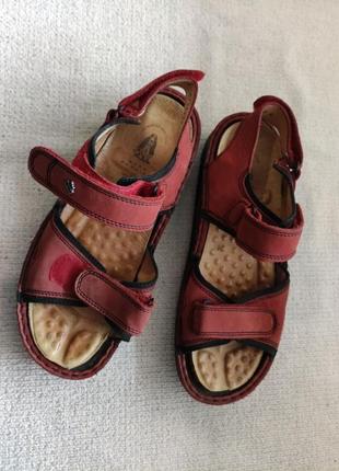 Шкіряні босоніжки