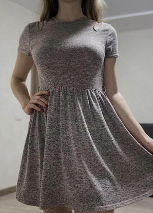 Стильное платье