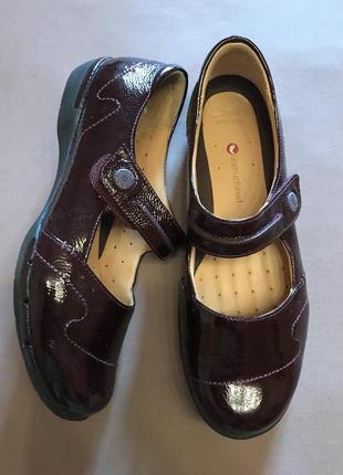 Clarks женские туфли из натуральной лаковой кожи  бордового цвета р. 39,5 - 40 стелька 26,5 см