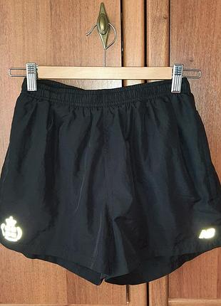 Чорні спортивні шорти new balance reflective