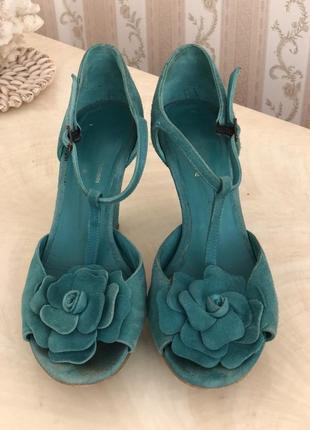 Босоножки andre