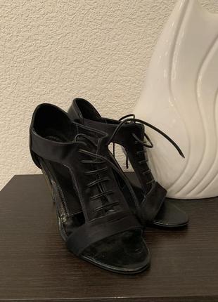 Босоніжки zara