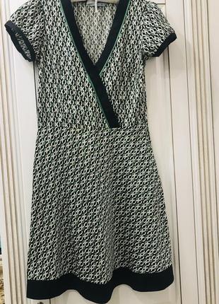 Очень красивое атласное платье red herring /debenhams с принтом5 фото