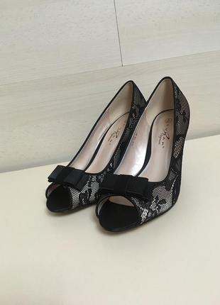 Гламурні чорні ажурні туфлі з імітацією сіточки lunar elegance 37р. з бантиками