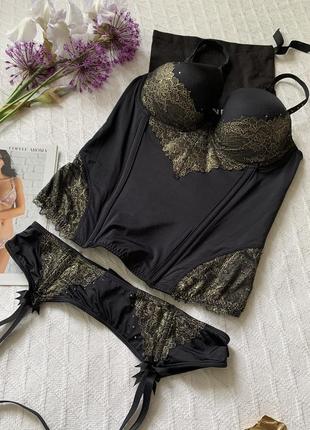 Корсет и пояс для чулок