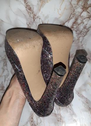 Блестящие голографические туфли в блёстках на высоком каблуке9 фото