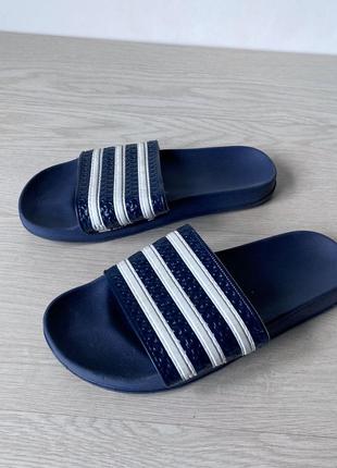 Пляжні шльопанці