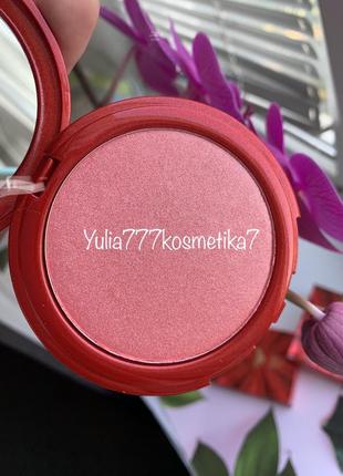 Шикарні рум'яна з сяючому фінішем kiko milano wonder