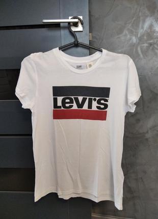 Фірмова футболка