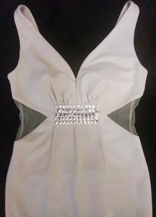 Приголомшливе плаття молочного кольору t*ameril з ефектною обробкою з сітки і кристалів!