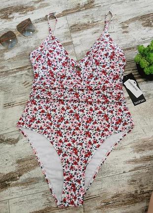 Купальник в модный цветочный принт