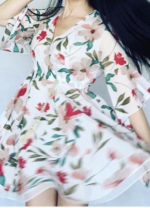 Яркое воздушное платье