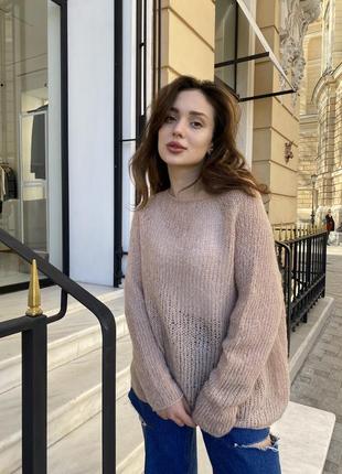 Бежевий базовий светр оверсайз