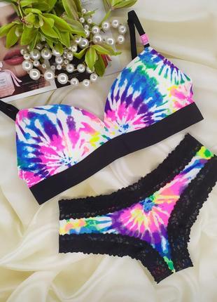 Яскравий дуже красивий комплект білизни victoria's secret