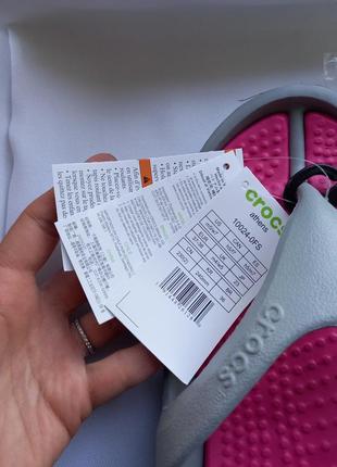 Шлепки сандалии кроксы crocs light grey candy pink relaxed fit 10024-0fs7 фото