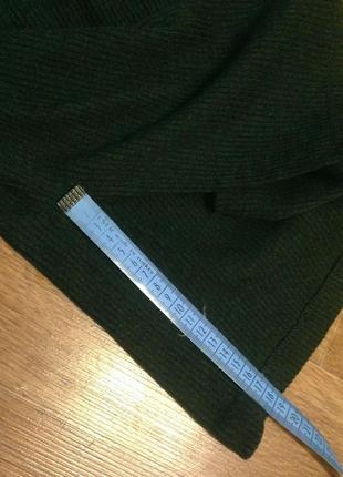 Темно зеленое базовое платье удлиненное карандаш трикотажное рубчик рибана футляр надпись7 фото