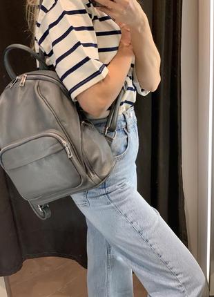 Кожаный женский серый рюкзак3 фото