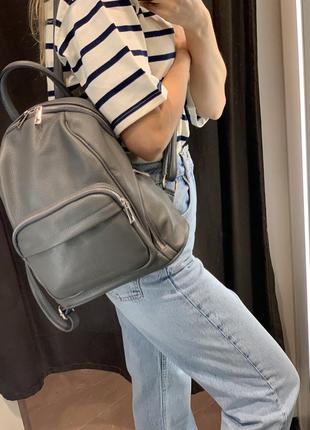 Кожаный женский серый рюкзак2 фото