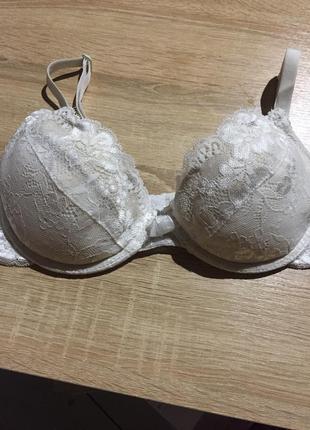 Бюстгальтер