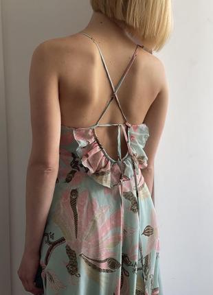 Длинное платье с воланами