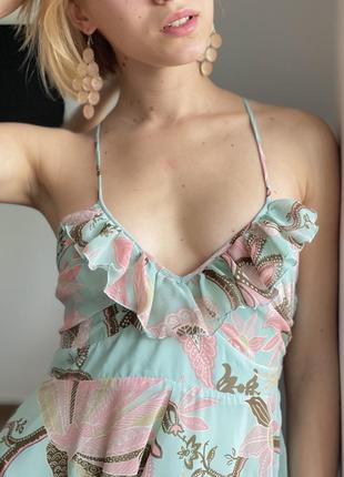 Длинное платье с воланами