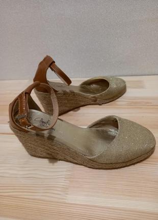 Фирменные женские туфли  босоножки claudia ghizzani1 фото