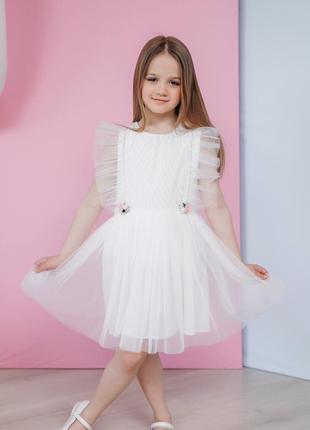 Белое нарядное платье с фатиновой юбкой1 фото
