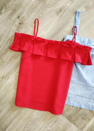 Нарядная красная маечка