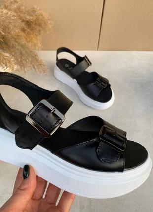 Чёрные кожаные женские босоножки сандали на белой подошве6 фото